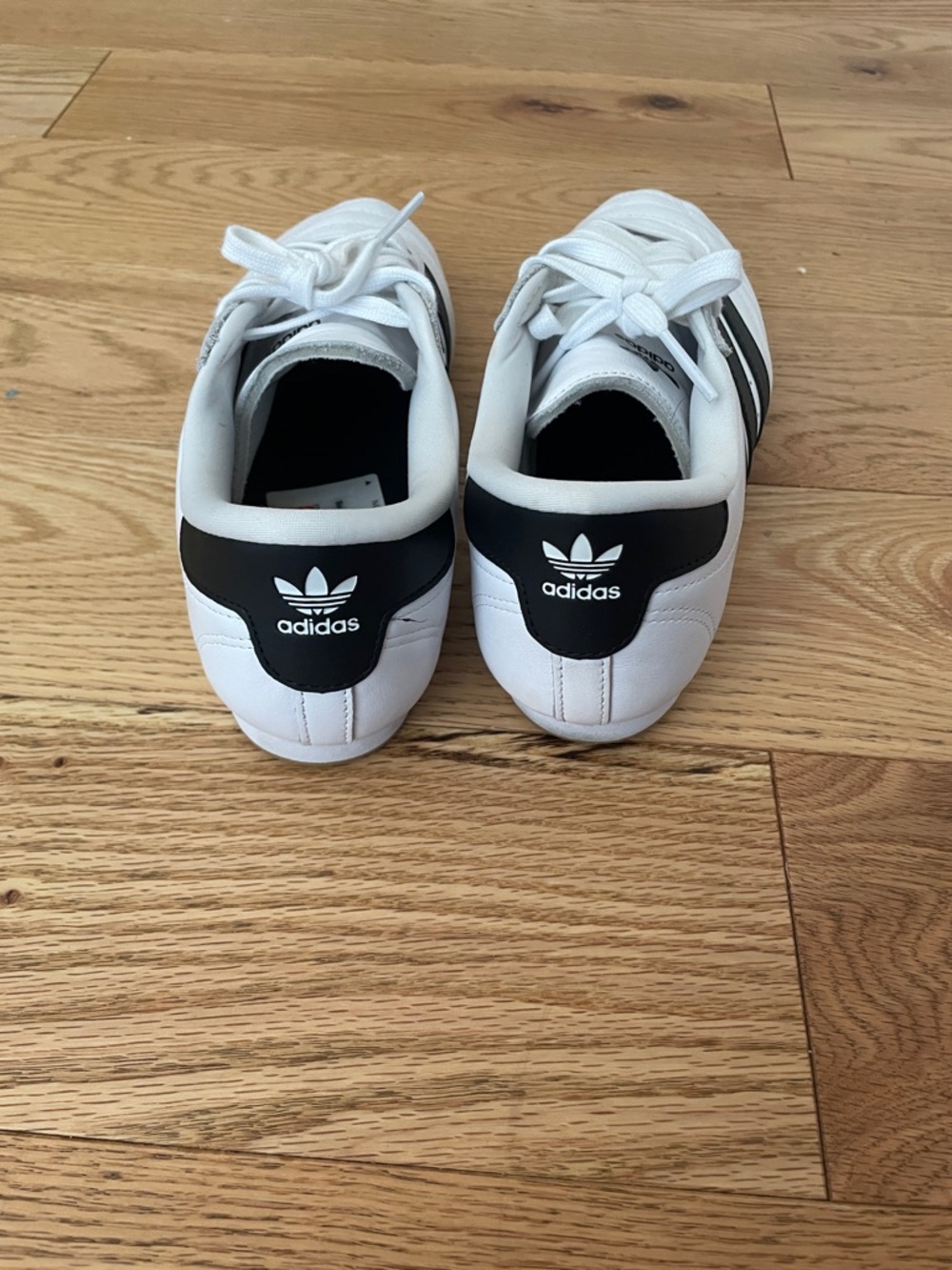New Adidas women’s size 8.5 - Picture 3 of 4